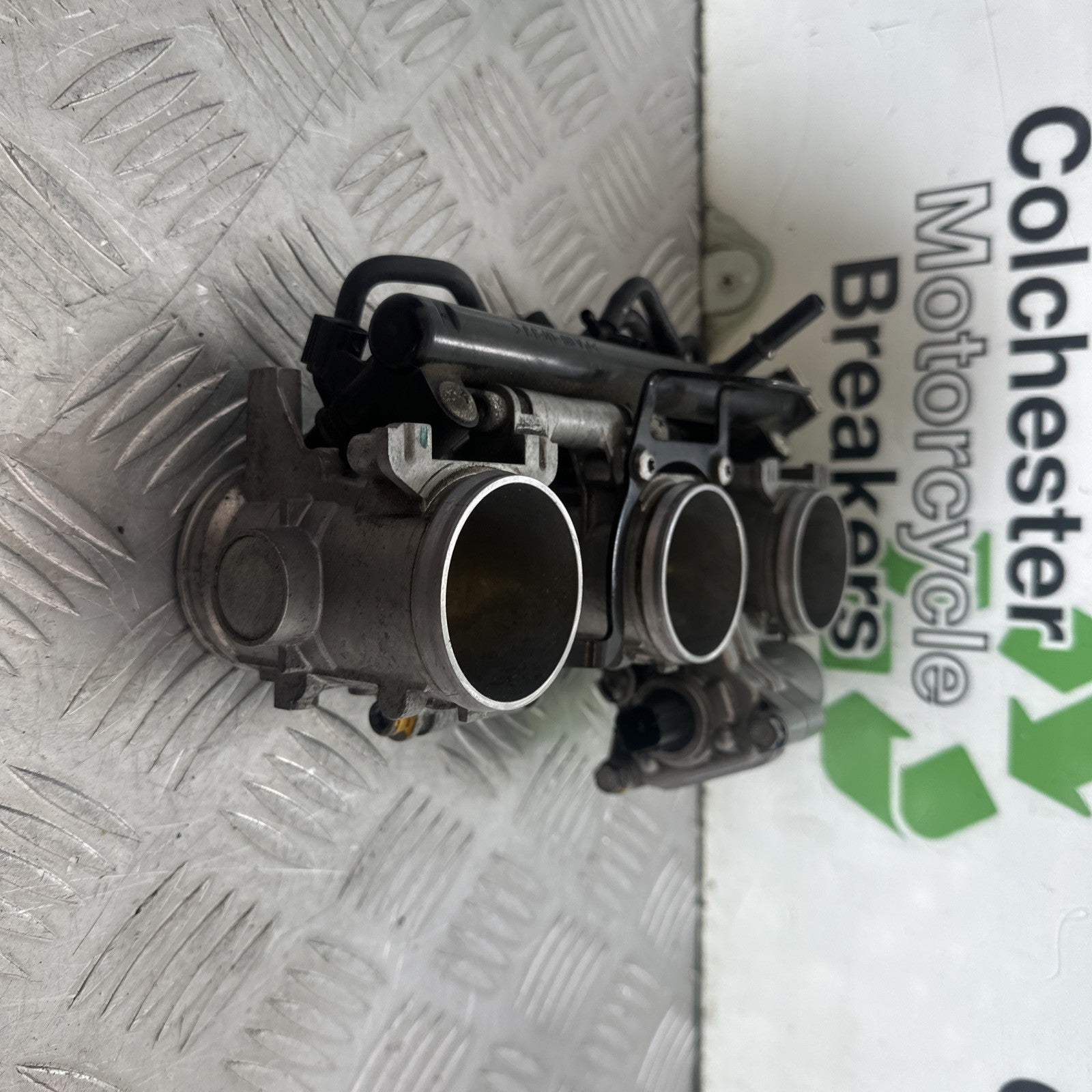 TRIUMPH TROPHY 1215 SE THROTTLE BODIES  YEAR 2012-2017 (STOCK 567)