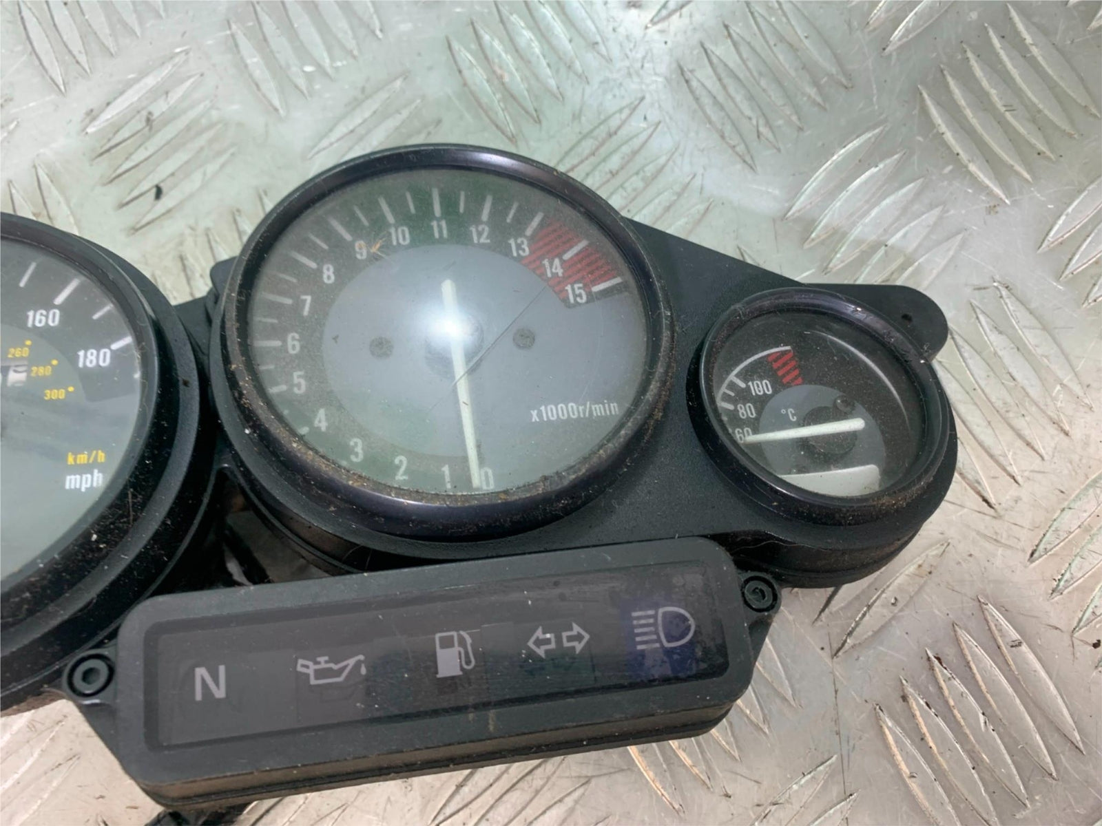 YAMAHA YZF600 YZF 600 THUNDERCAT CLOCKS SPEEDO DASH 1996-2003 (CMB1134)