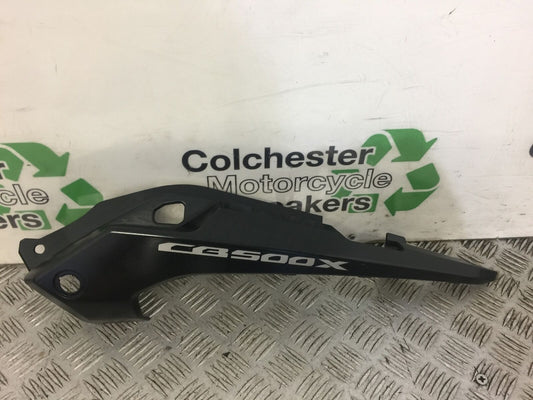 HONDA CB500X CB 500X LEFT SEAT PANEL  YEAR 2014 (STOCK 384)