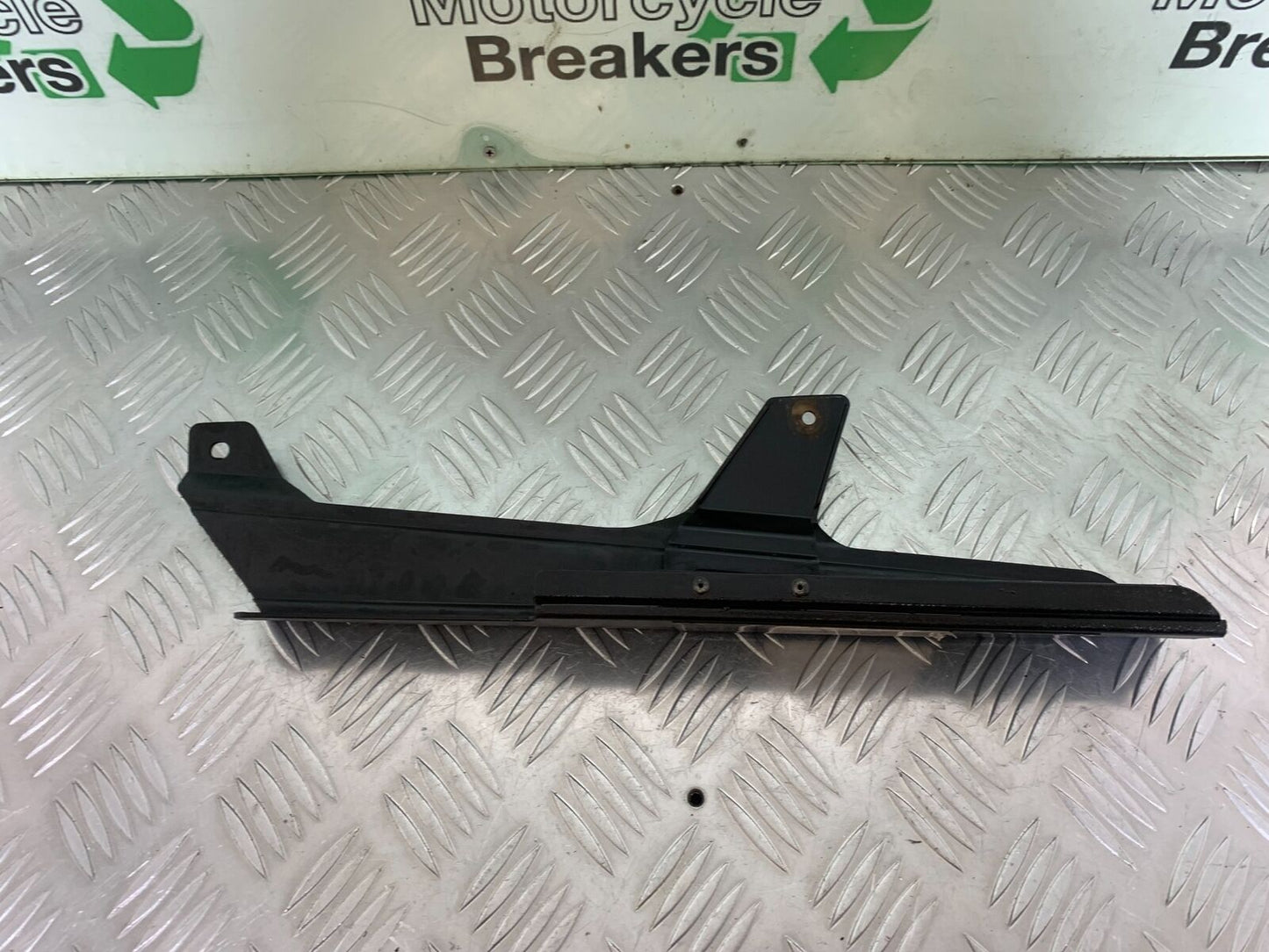 SUZUKI DL 650 V-STROM CHAIN GUARD YEAR 2016 (STOCK 996)