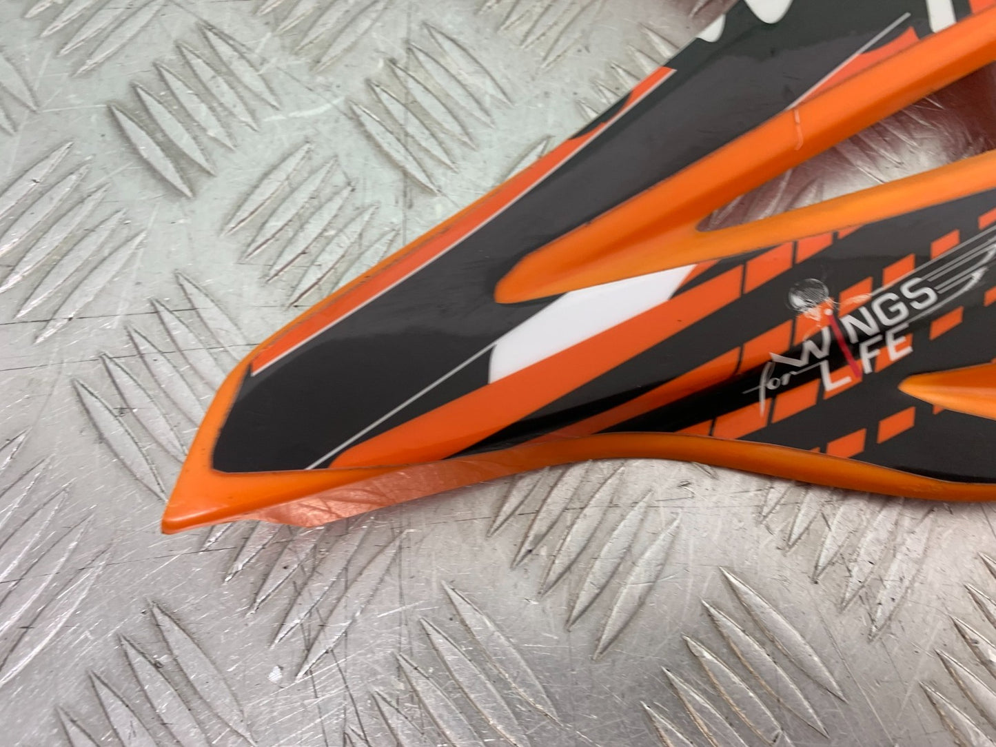 QINGQI QM125 GY-2B RIGHT TANK COWL  YEAR 2016 (CMB1228)