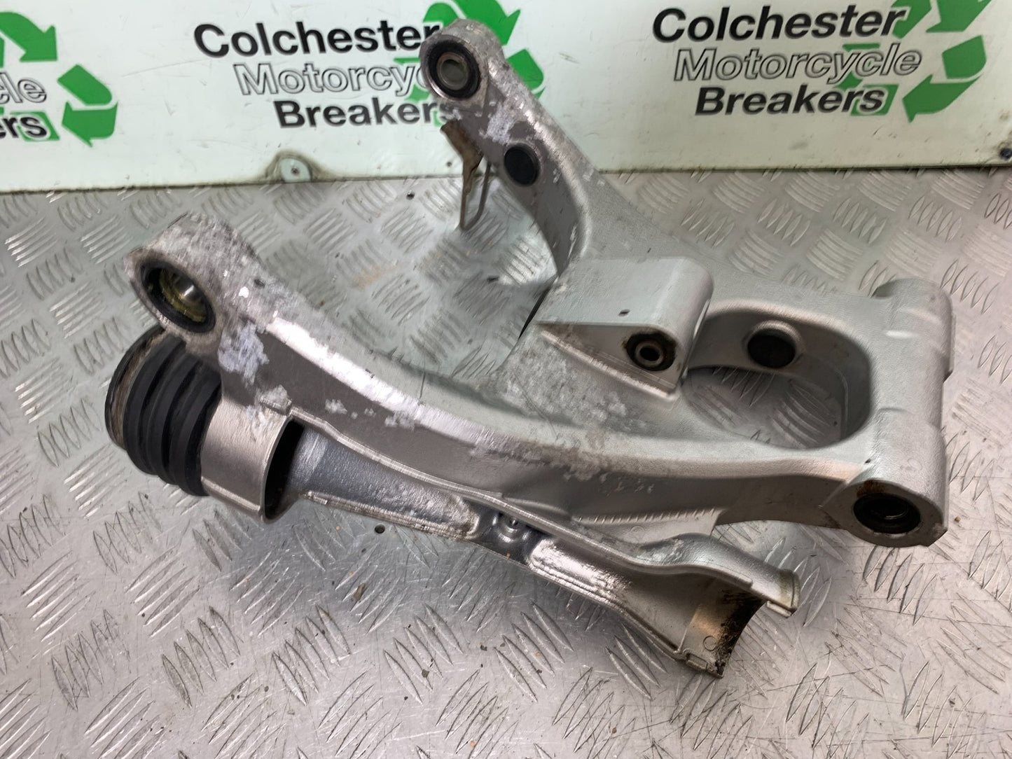 KAWASAKI GTR1400 GTR 1400 SWINGARM YEAR 2007-2009 (CMB1306)