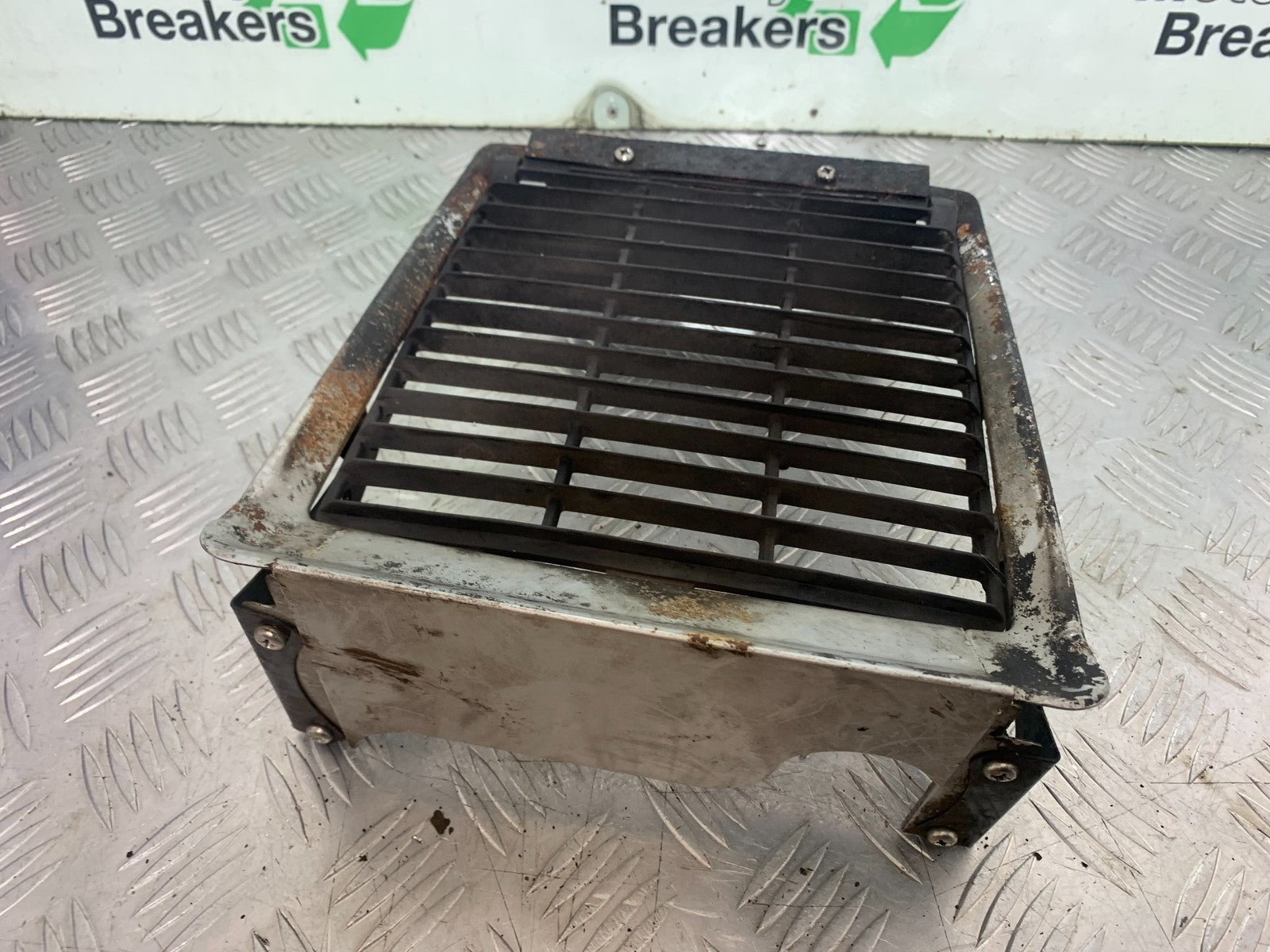 HONDA GL500 GL 500 SILVERWING RADIATOR GRILL  YEAR 1981-82 (CMB1168)