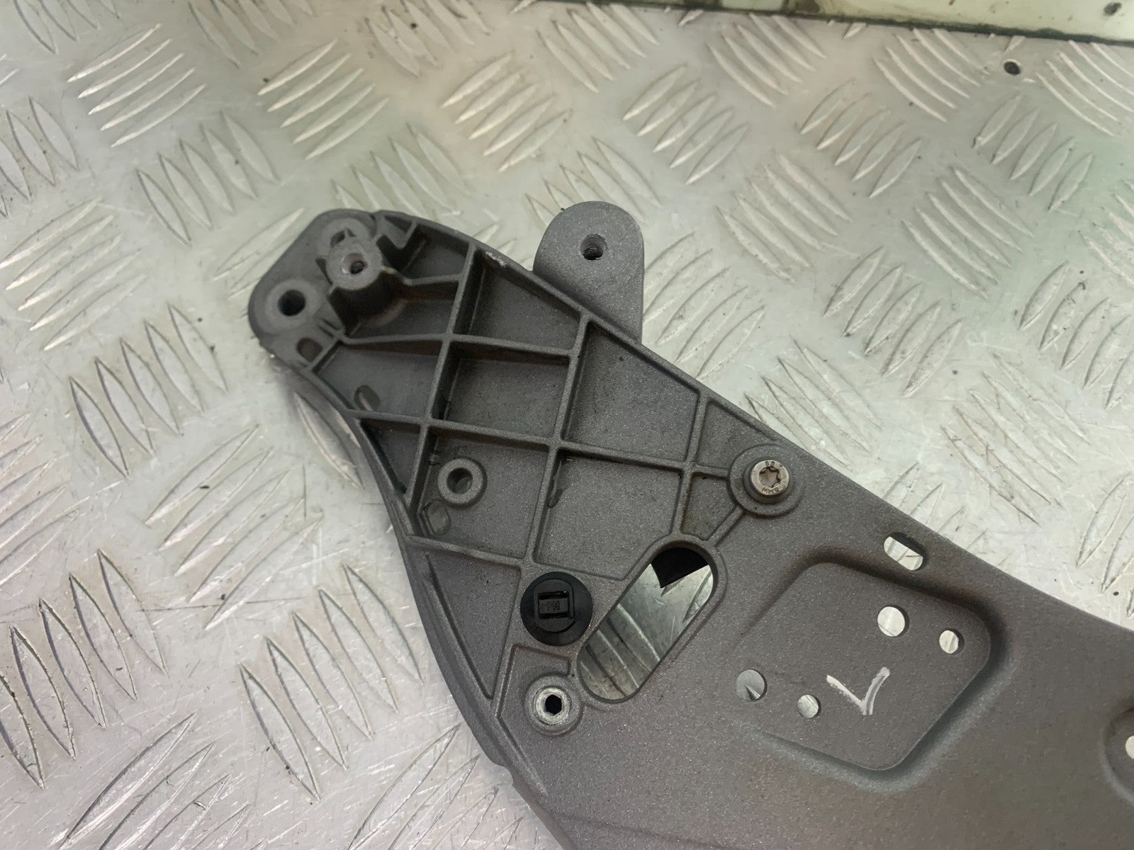 BMW R1200 R 1200 GS LEFT FAIRING BRACKET  YEAR 2013-2016 (CMB1257)