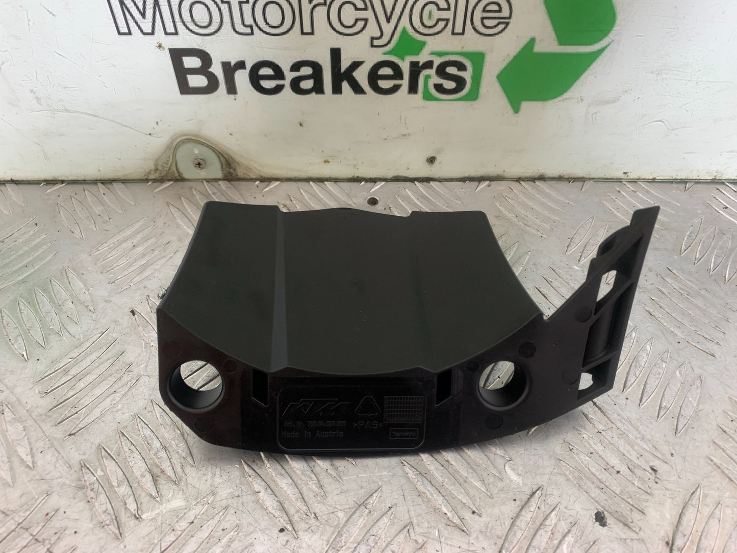 KTM 690 DUKE R LC4 REAR HUGGER YEAR 2012-2015  (CMB1180)