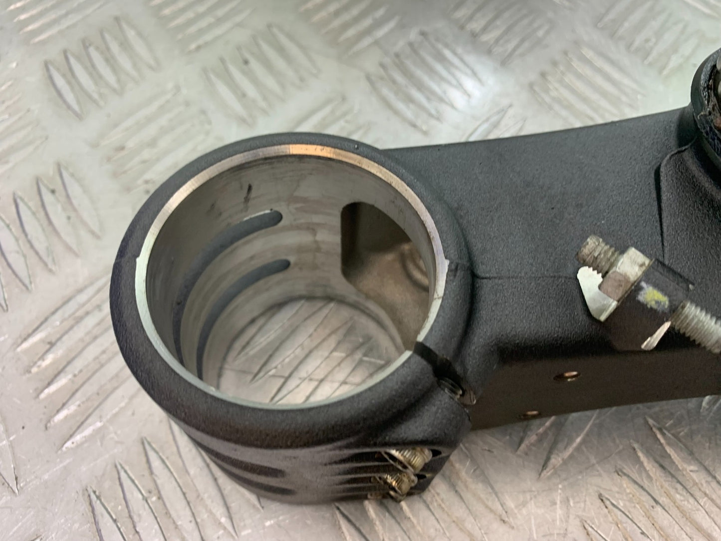 DUCATI 1299 PANIGALE BOTTOM YOKE  YEAR 2016 (CMB 1187)