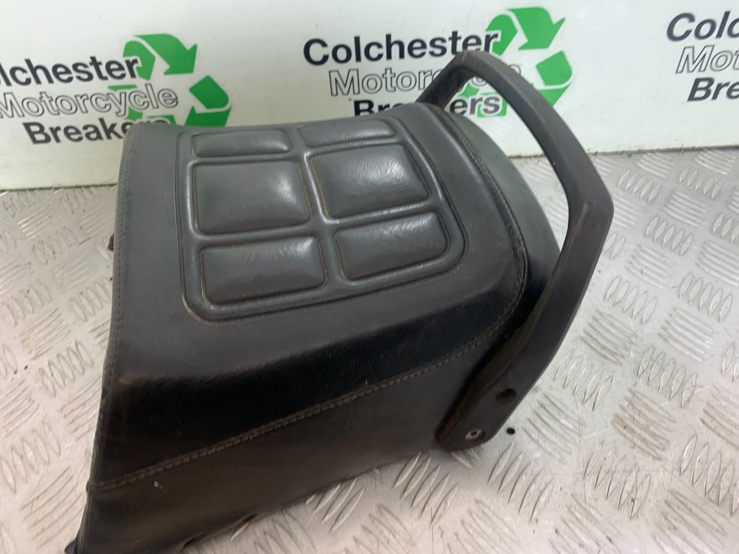 HONDA GL500 GL 500 SILVERWING REAR SEAT AND GRAB RAIL  YEAR 1981-82  (CMB1168)