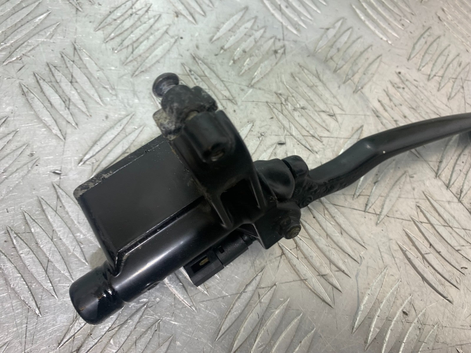 PIAGGIO MP3 250 ie FRONT MASTER CYLINDER YEAR 2007 (CMB1307)