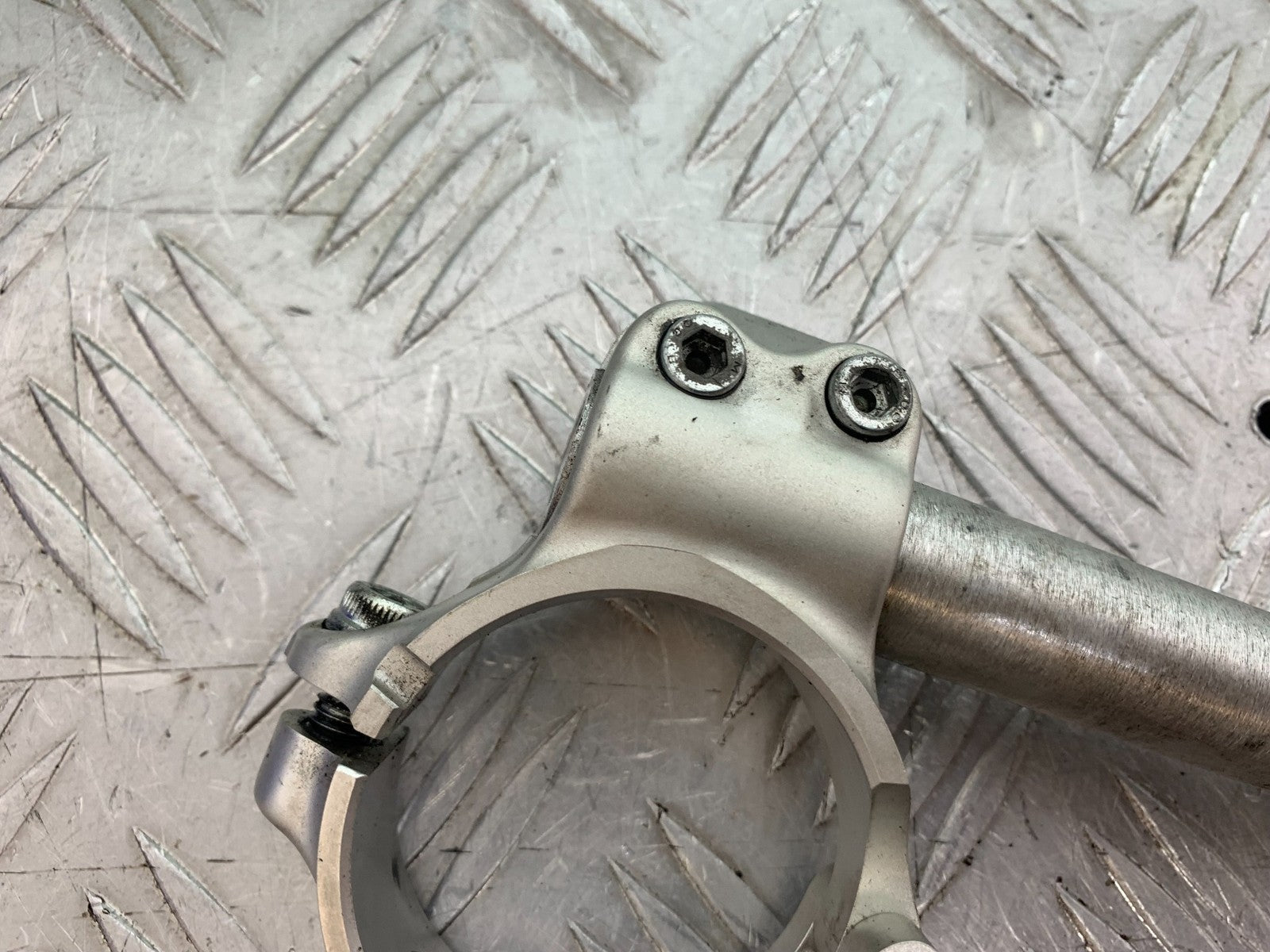 DUCATI 1299 PANIGALE RIGHT HANDLEBAR YEAR 2016 (CMB 1187)