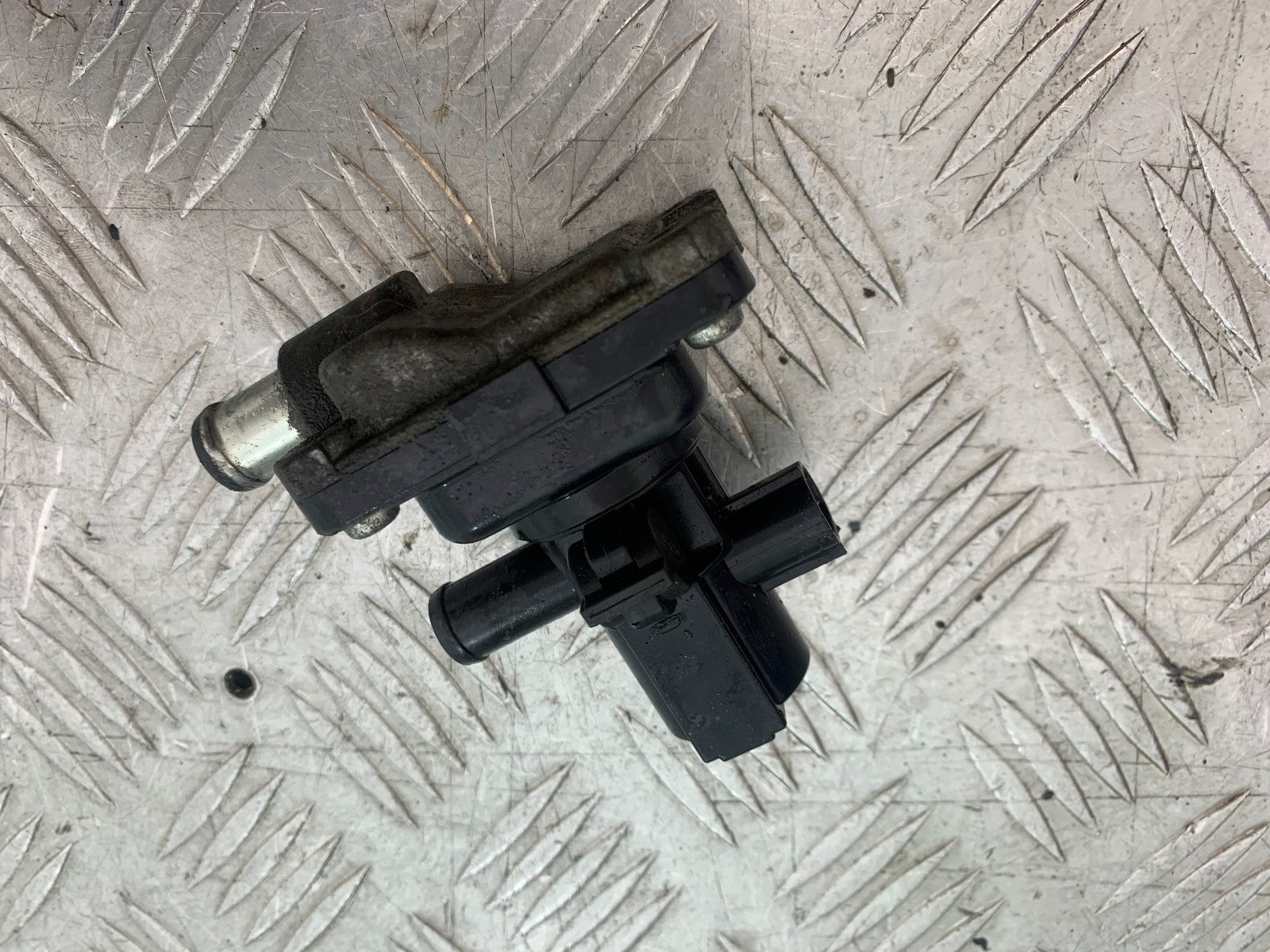 APRILIA 650 PAGASO STRADA AIR VALVE  YEAR 2005-2010 (CMB1260)