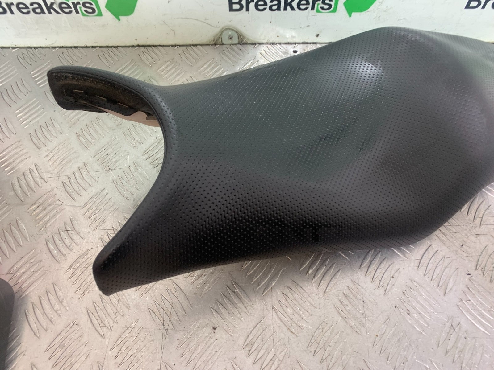 YAMAHA XJ6 XJ6-S SEAT  YEAR 2009-2015  (CMB1212)