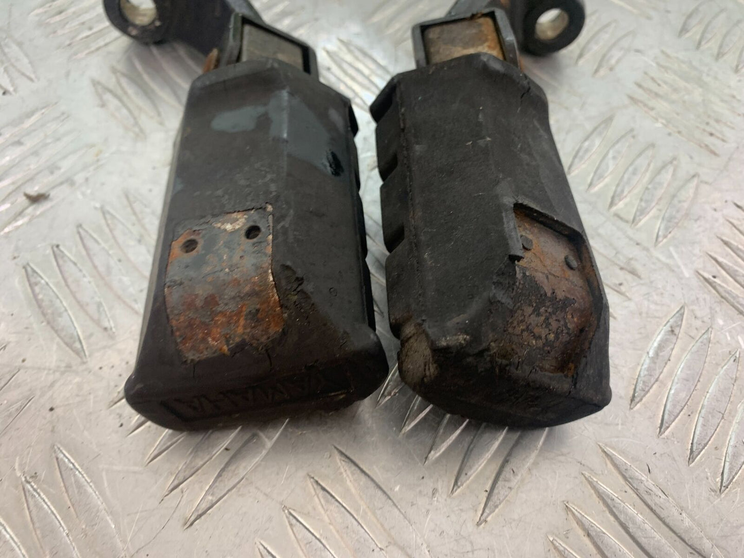 YAMAHA XS1100 MIDNIGHT SPECIAL FRONT FOOTPEGS  YEAR 1980-1982 (CMB1122)