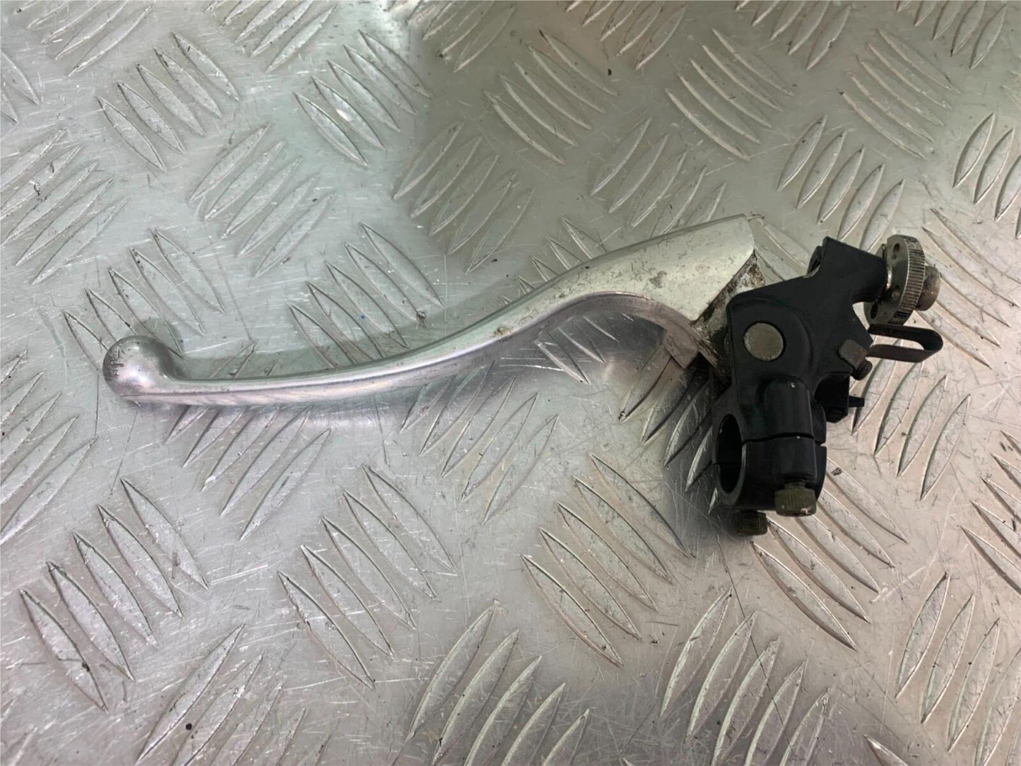 KAWASAKI ZX6R ZX6 J CLUTCH LEVER AND BRACKET  YEAR 2000 (CMB1129)