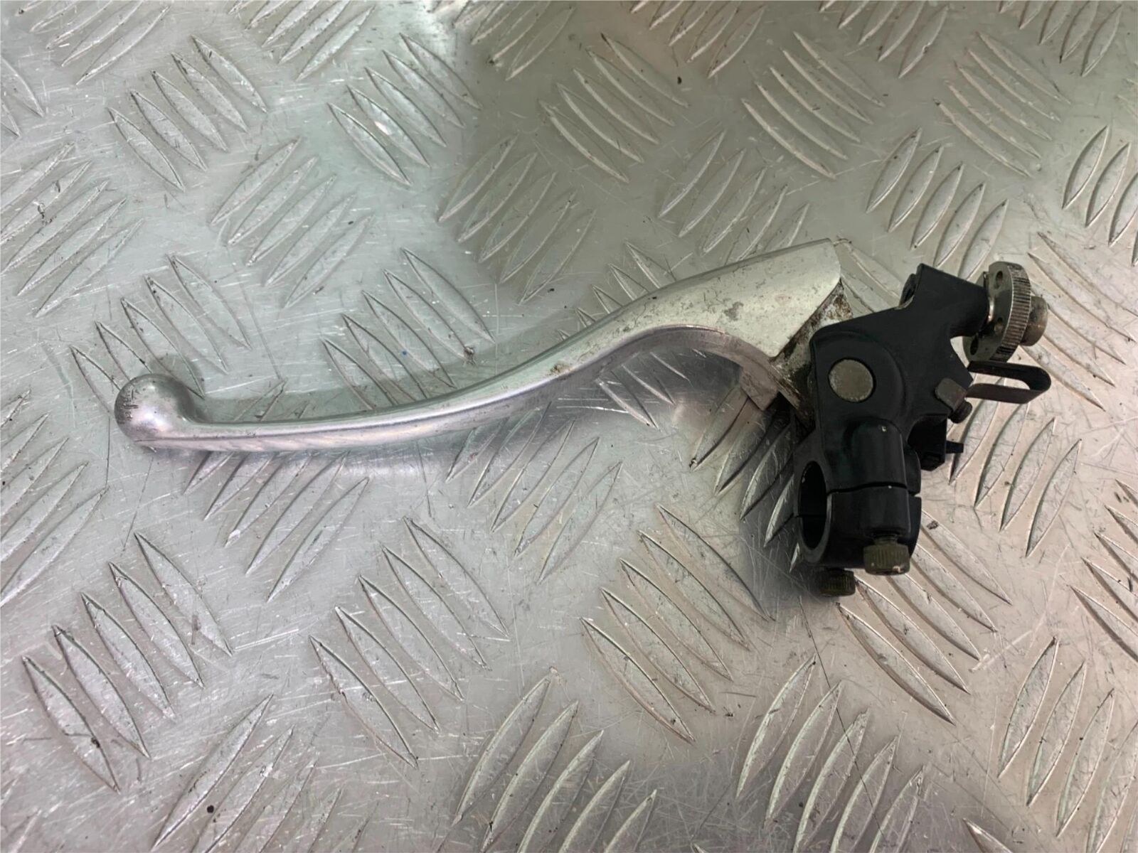 KAWASAKI ZX6R ZX6 J CLUTCH LEVER AND BRACKET  YEAR 2000 (CMB1129)
