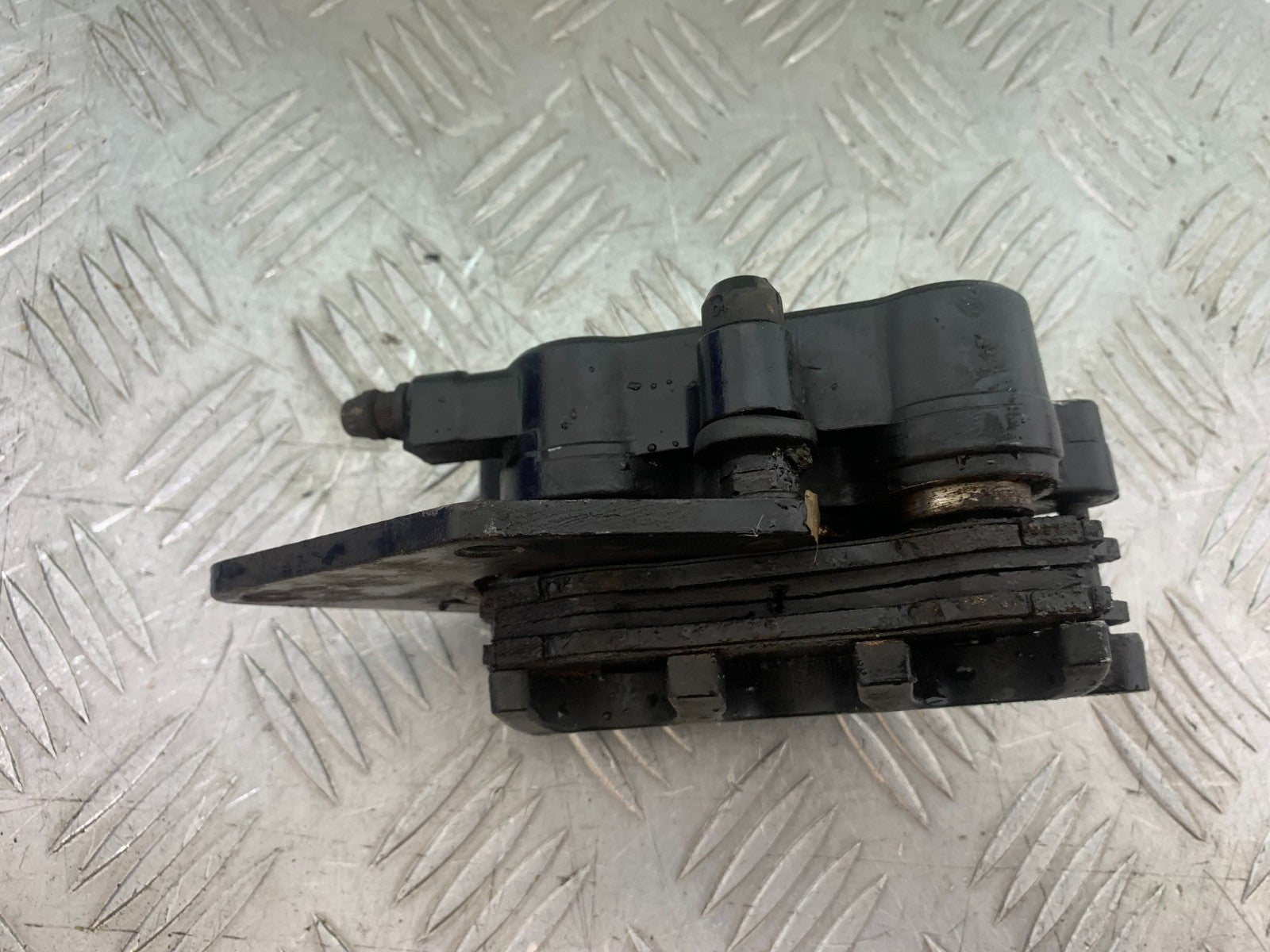 SINNIS HOODLUM 125 FRONT CALIPER  YEAR 2021-2025 (CMB1196)