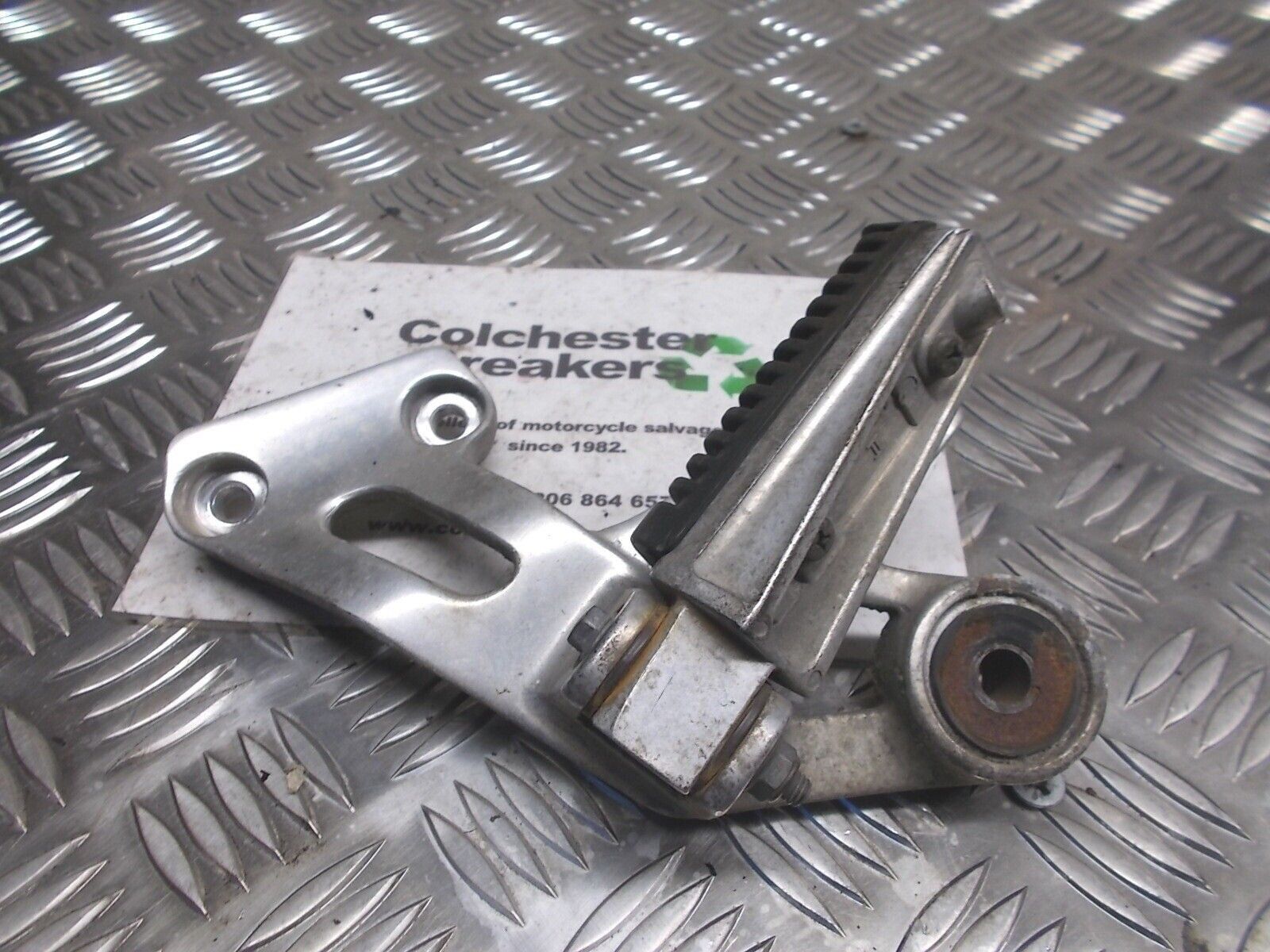 YAMAHA XJ900 XJ 900 DIVERSION LEFT REAR HANGER AND PEG  YEAR 1994 2003