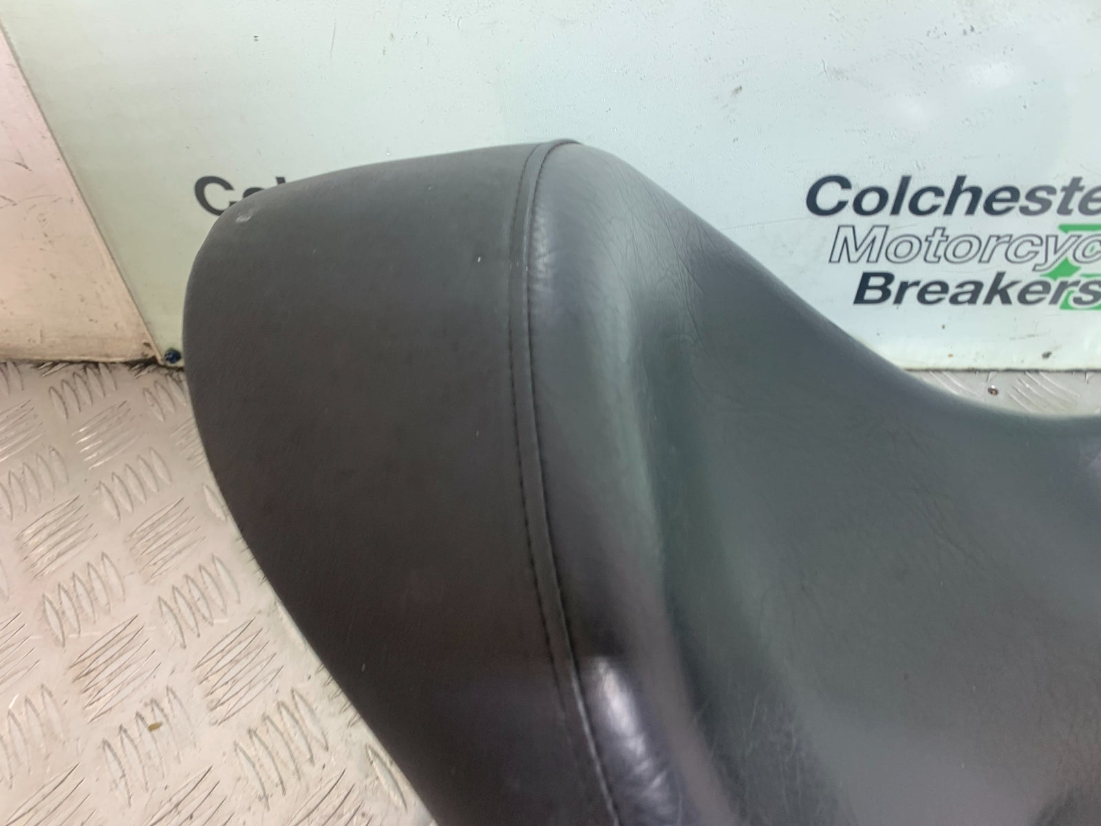 HONDA VTX1300 S-6 FRONT SEAT    YEAR 2004-09 (CMB1159)