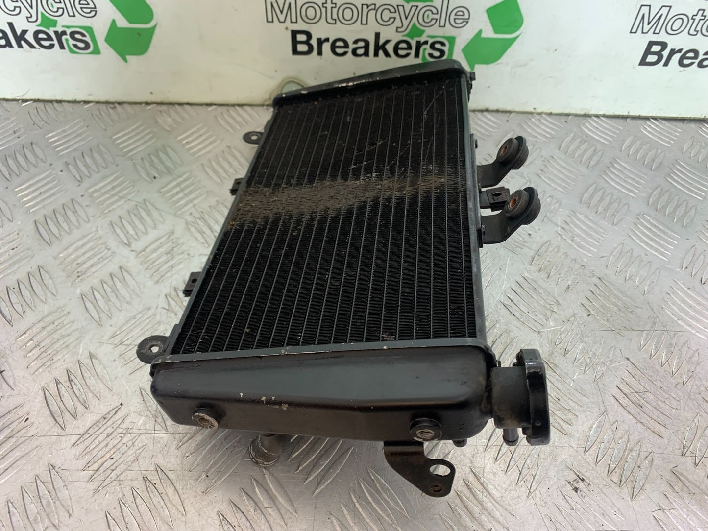 TRIUMPH SPEED TRIPLE R 1050 RADIATOR   2009 (CMB1183)