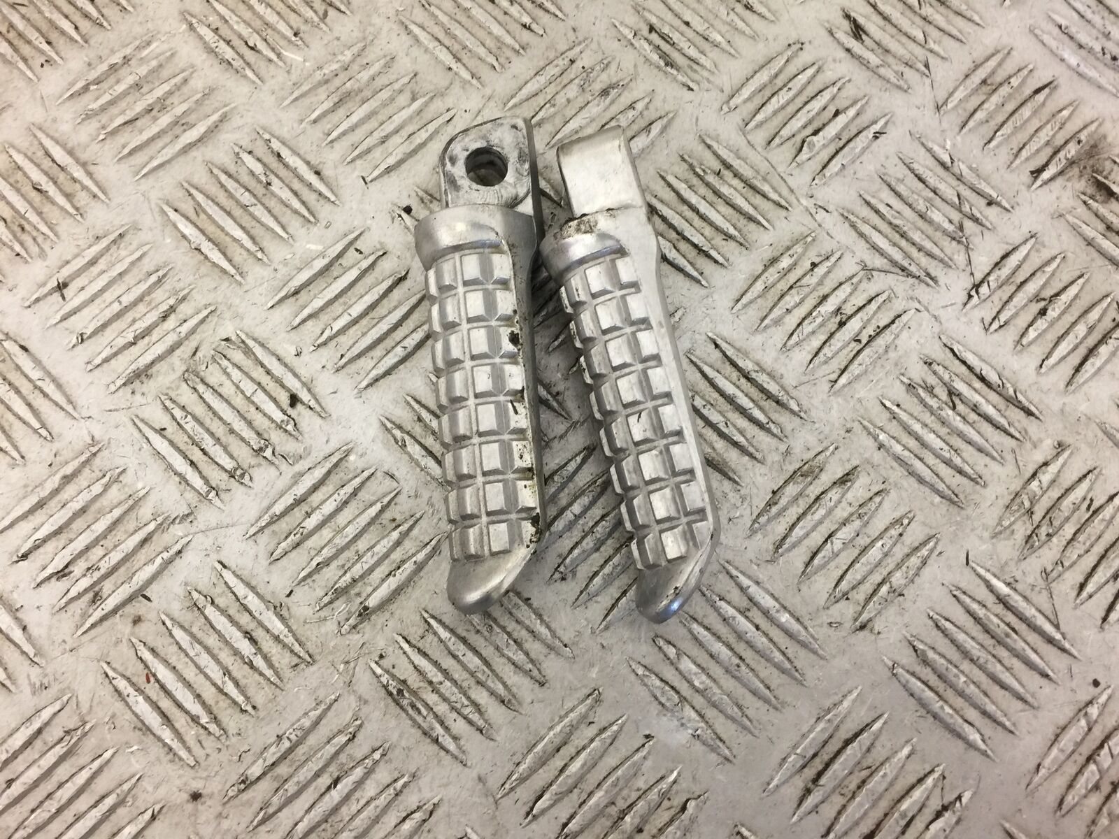 KAWASAKI NINJA 250 SL BX250 REAR PEGS  YEAR 2017 (STOCK 479)