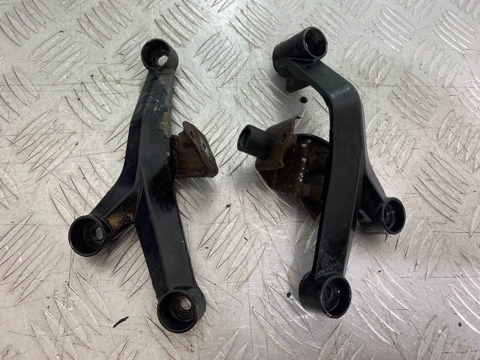 KTM RC125 RC 125 ENGINE BRACKETS   YEAR 2017-2022 (CMB 1244)