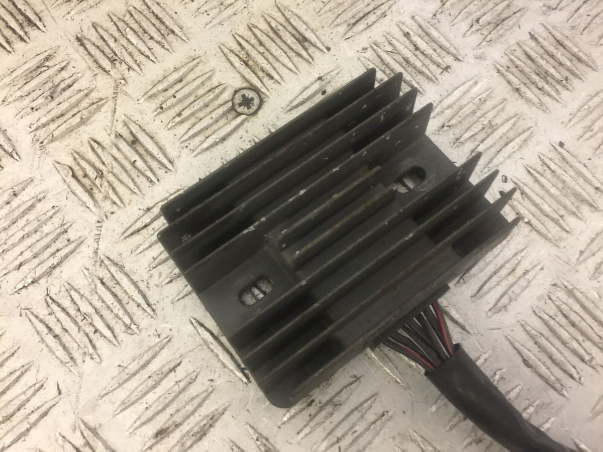 SUZUKI GSXR1000 GSXR 1000 L3 REGULATOR  YEAR 2013 (STOCK 671)