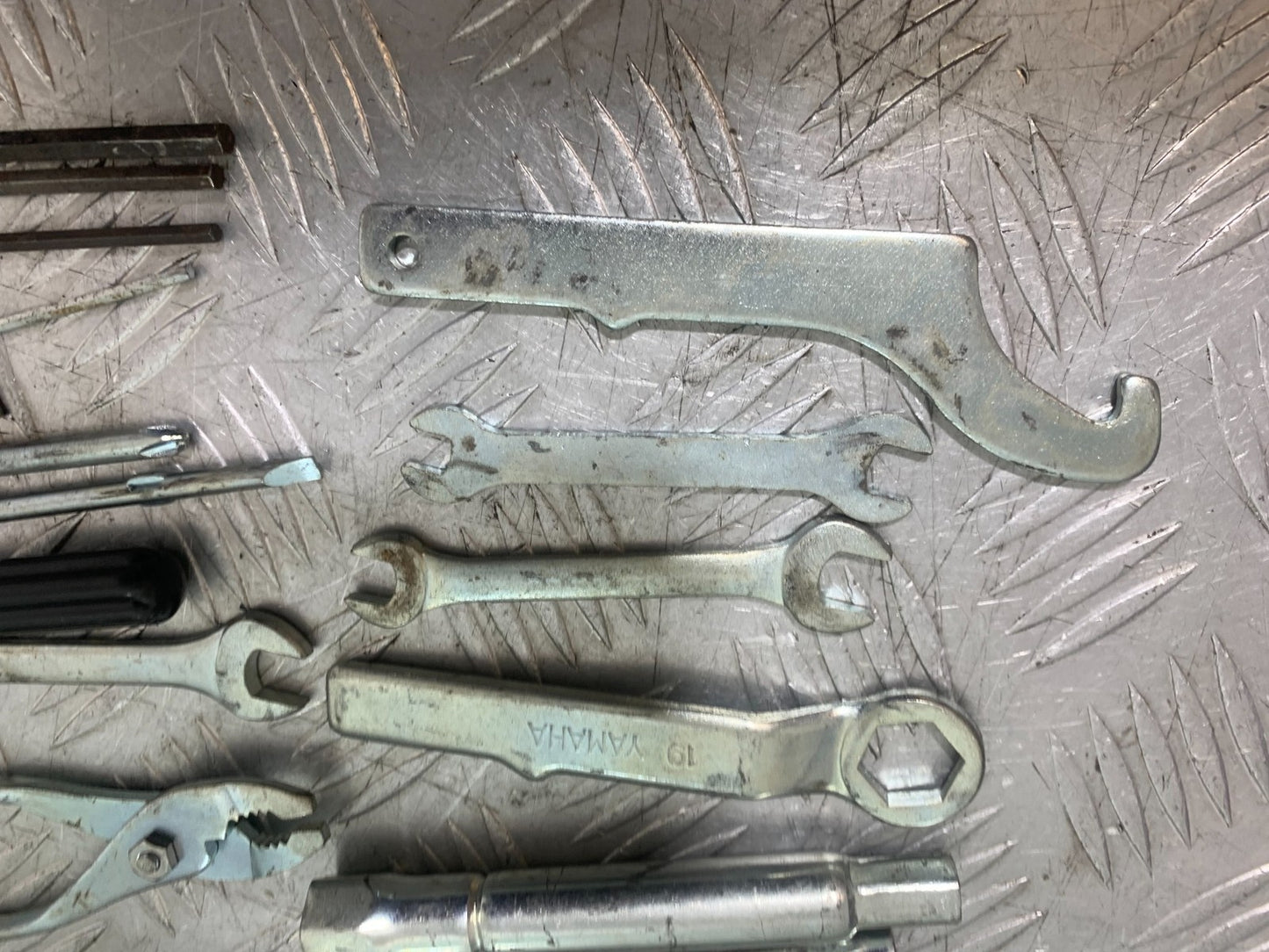 YAMAHA XJ900 XJ 900 DIVERSION TOOLKIT YEAR 1994-2002(CMB1292)