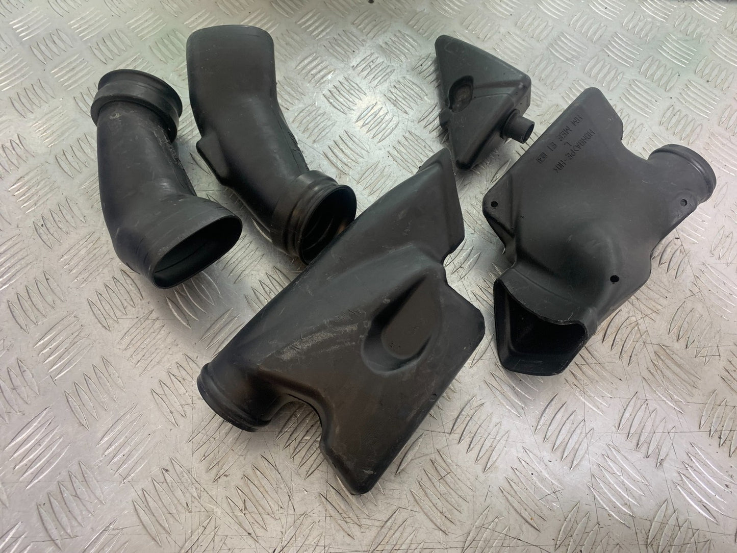 HONDA CBR600 CBR 600 RR AIR TUBES   YEAR 2003-2004 CMB1173)
