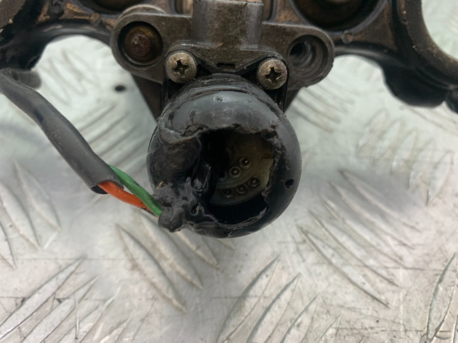APRILIA 650 PAGASO STRADA LOCKS KEYS TOP YOKE   YEAR 2005-2010 (CMB1260)