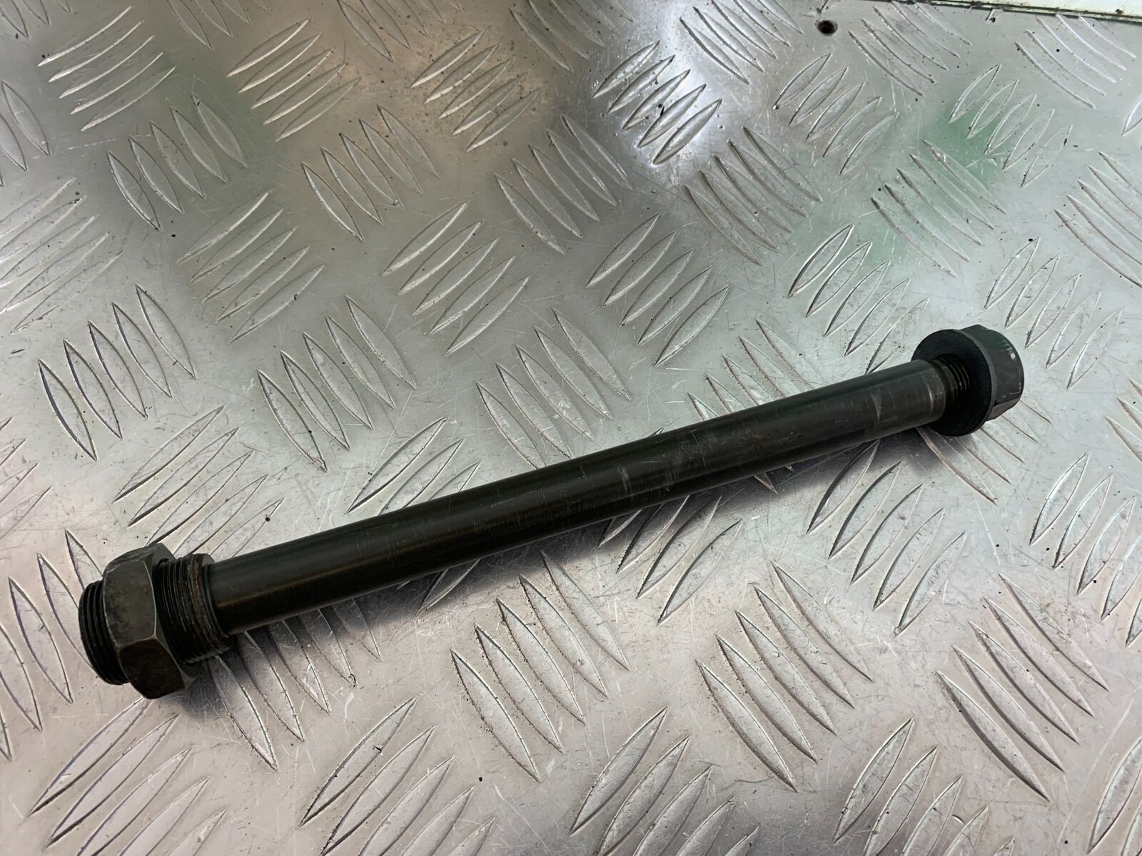 YAMAHA FJR1300 FJR 1300 SWINGARM SPINDLE   YEAR 2001-05 (CMB1005)