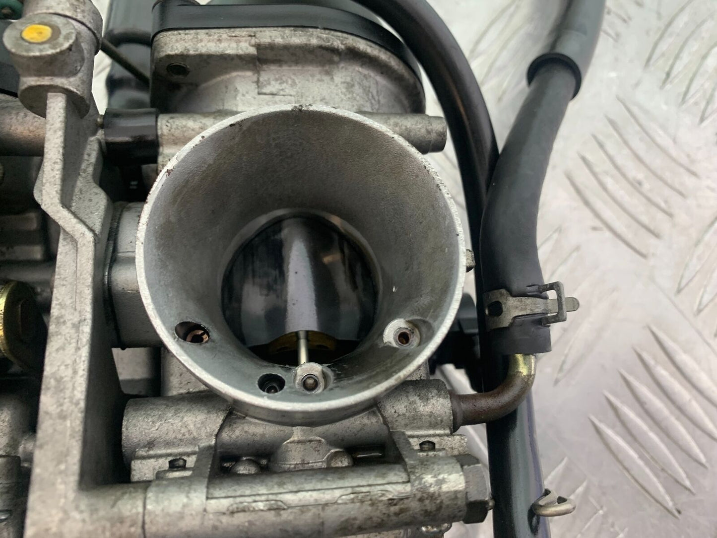 YAMAHA XVS 1100 DRAGSTAR CARBS  YEAR 2000-2007 (CMB1108)