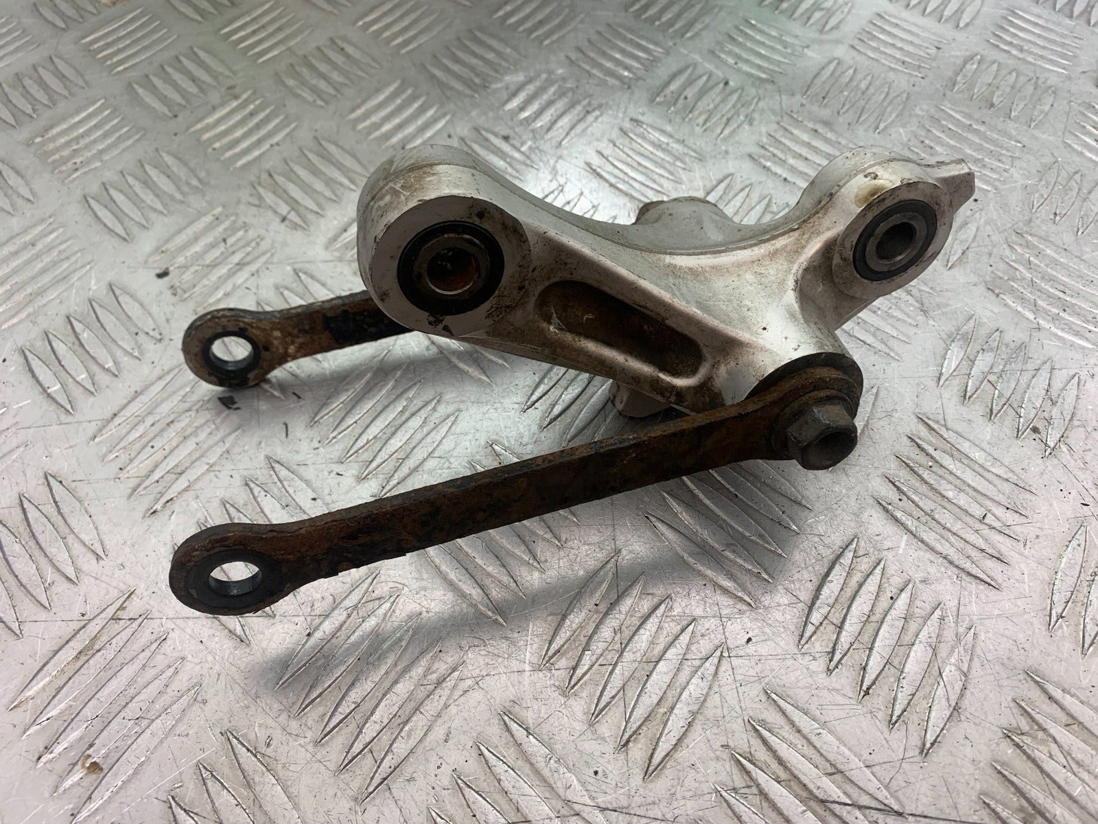 TRIUMPH TIGER 800 XRT REAR SHOCK LINKAGE   2018-2020 (CMB1193)