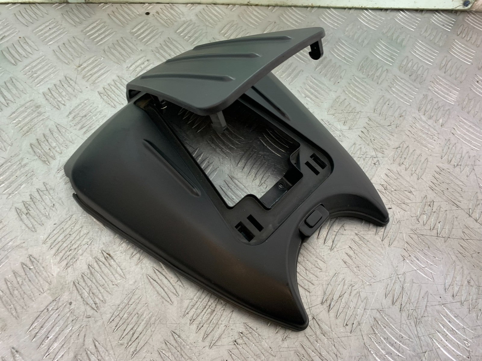 KAWASAKI GTR1400 GTR 1400 TANK COVER AND LID    YEAR 2007-2009 (CMB1306)