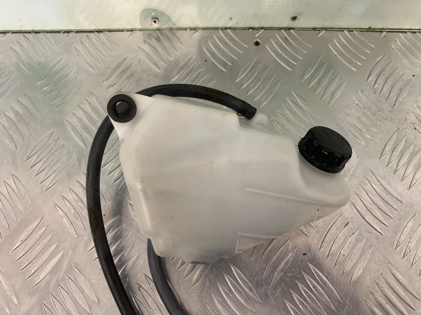 KAWASAKI Z750 Z 750 COOLANT BOTTLE   YEAR 2004-2006  (STOCK 963)
