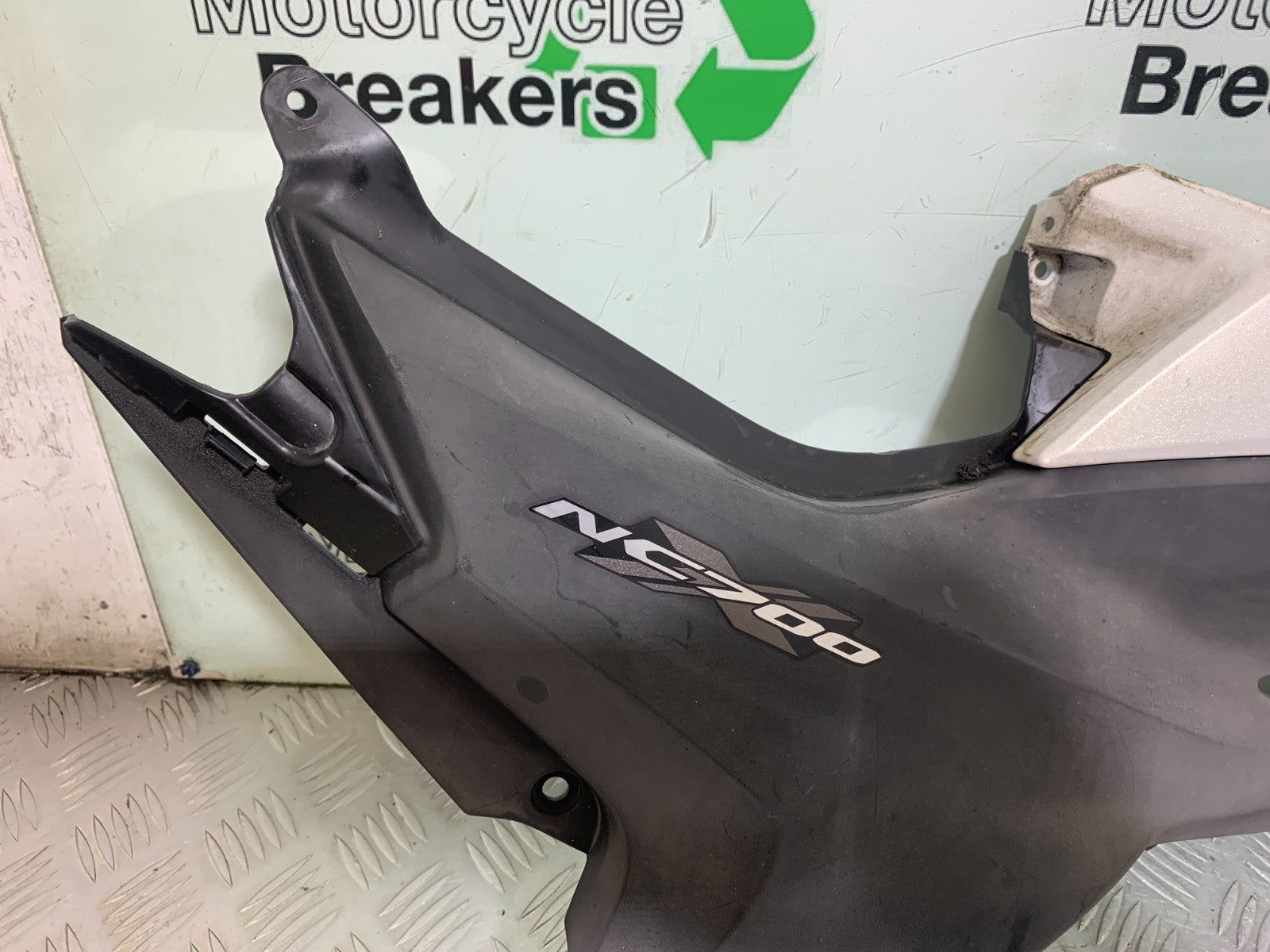 HONDA NC700 X RIGHT  TANK PANEL YEAR 2012-2014 (CMB1327)