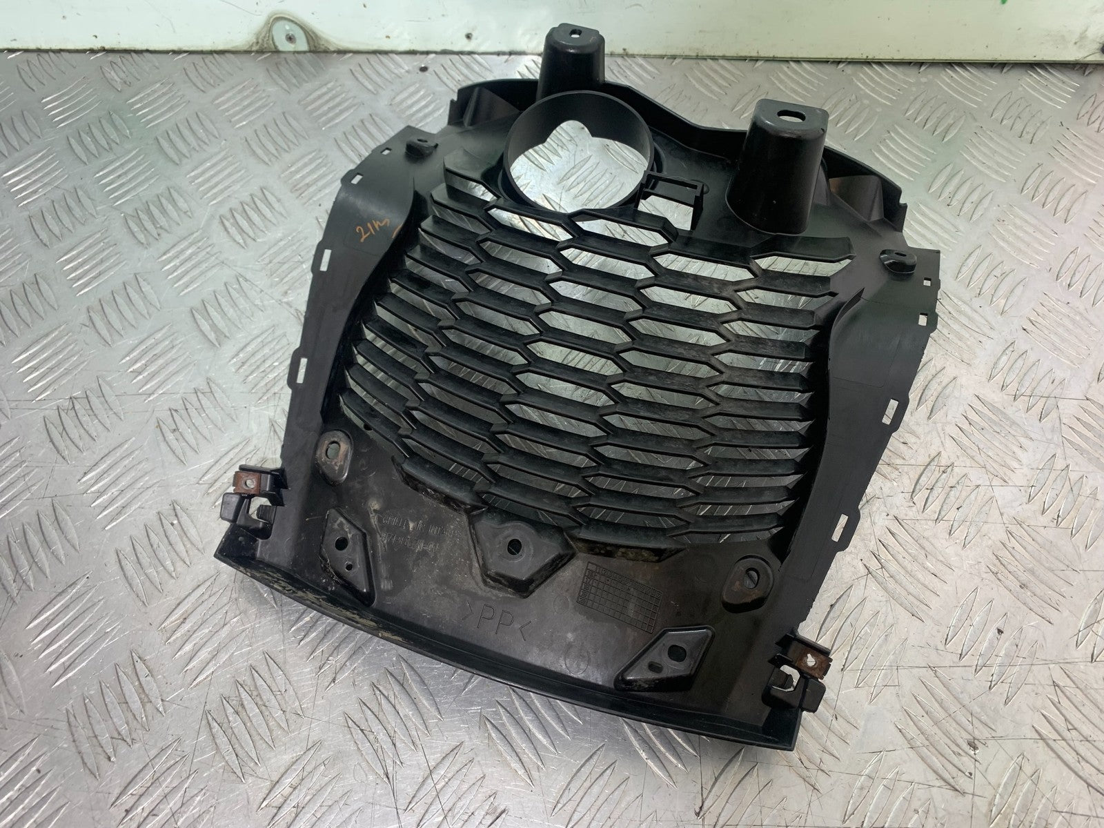 YAMAHA XMAX 300 RADIATOR GRILL YEAR 2017-2020 (CMB1218)