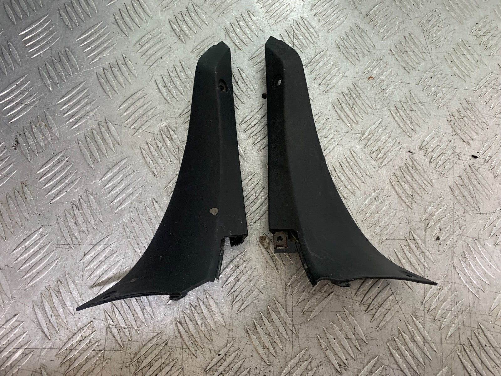 SUZUKI RF900 RF 900 LEFT AND RIGHT TOP INFILLS  YEAR 1994-1999 CMB1326