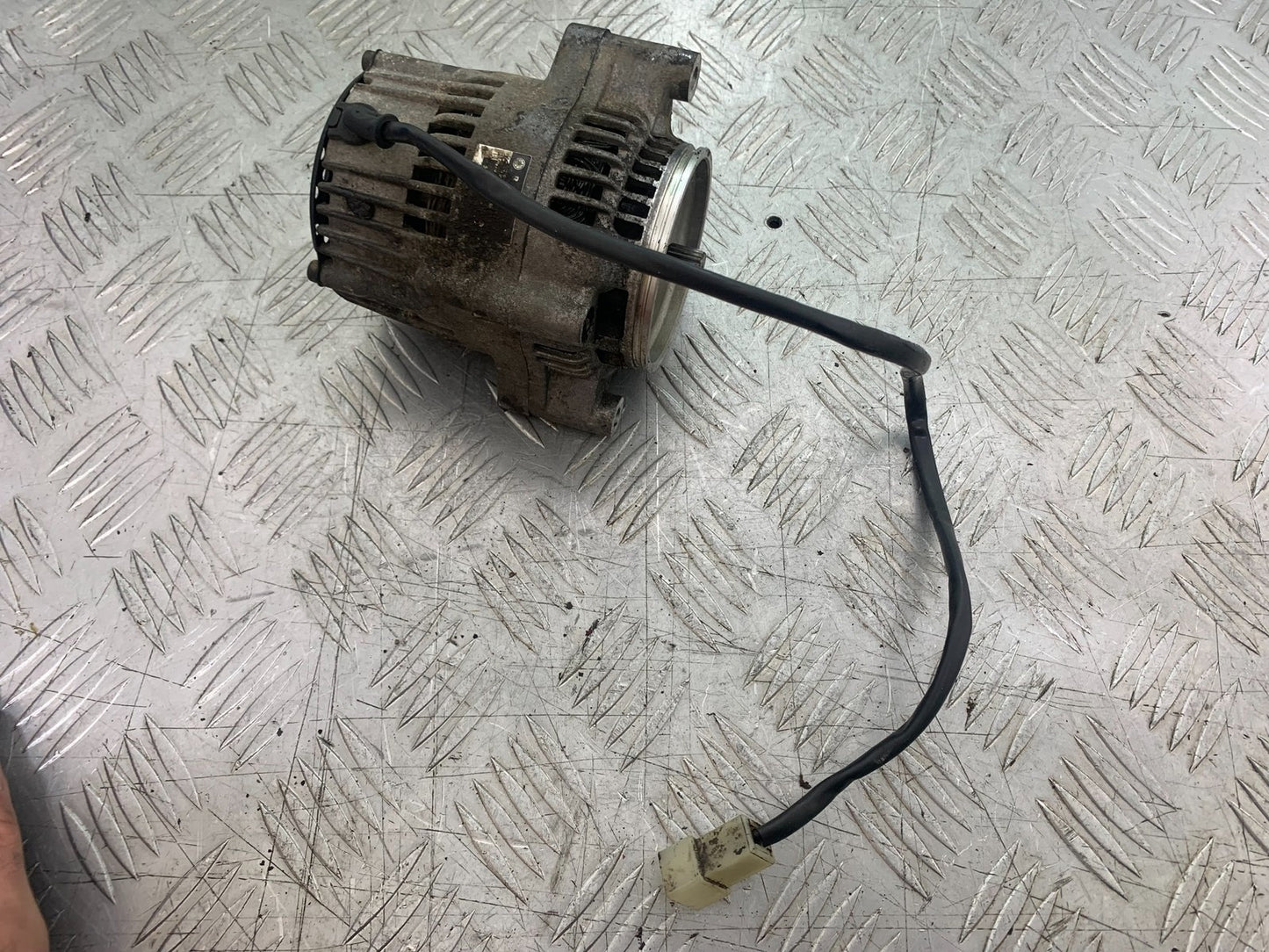 YAMAHA YZF1000 THUNDERACE ALTERNATOR   YEAR 1997-2000 (CMB1204)