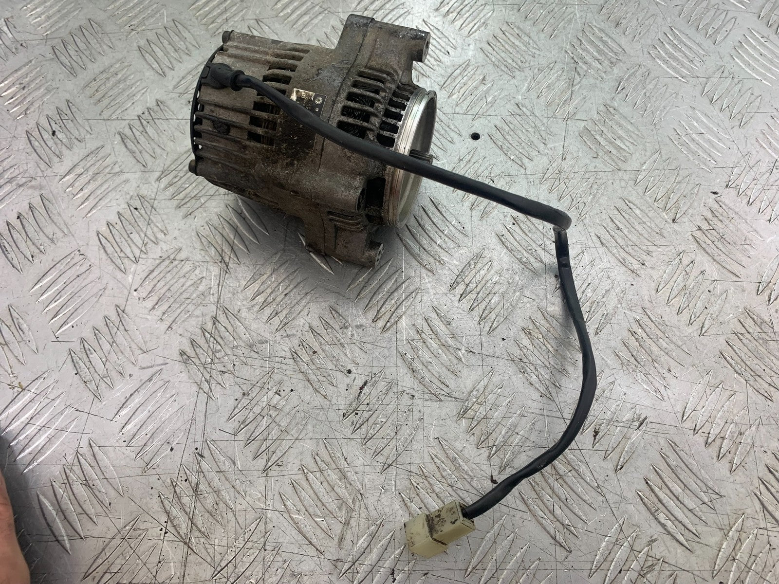 YAMAHA YZF1000 THUNDERACE ALTERNATOR   YEAR 1997-2000 (CMB1204)