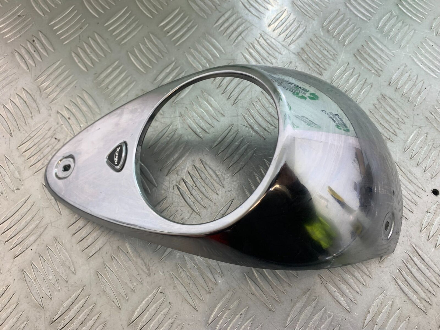 TRIUMPH THUNDERBIRD 1600 CLOCK SURROUND  YEAR 2011 (CMB1107)