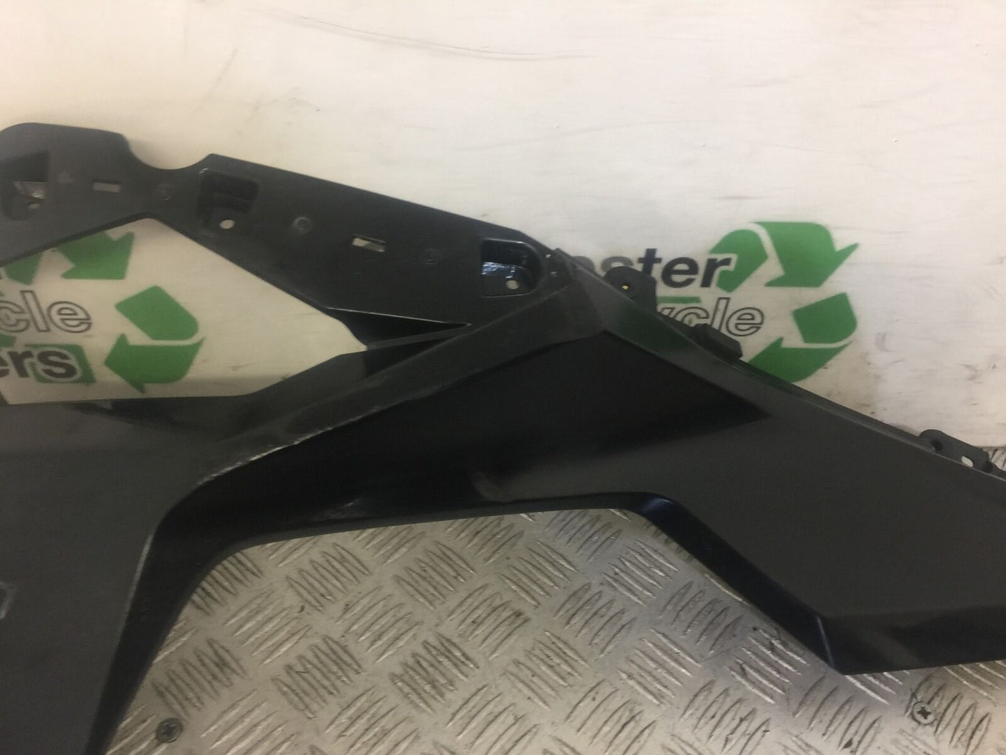 KAWASAKI NINJA 400 LEFT FAIRING PANEL  YEAR 2019  (STOCK 635)