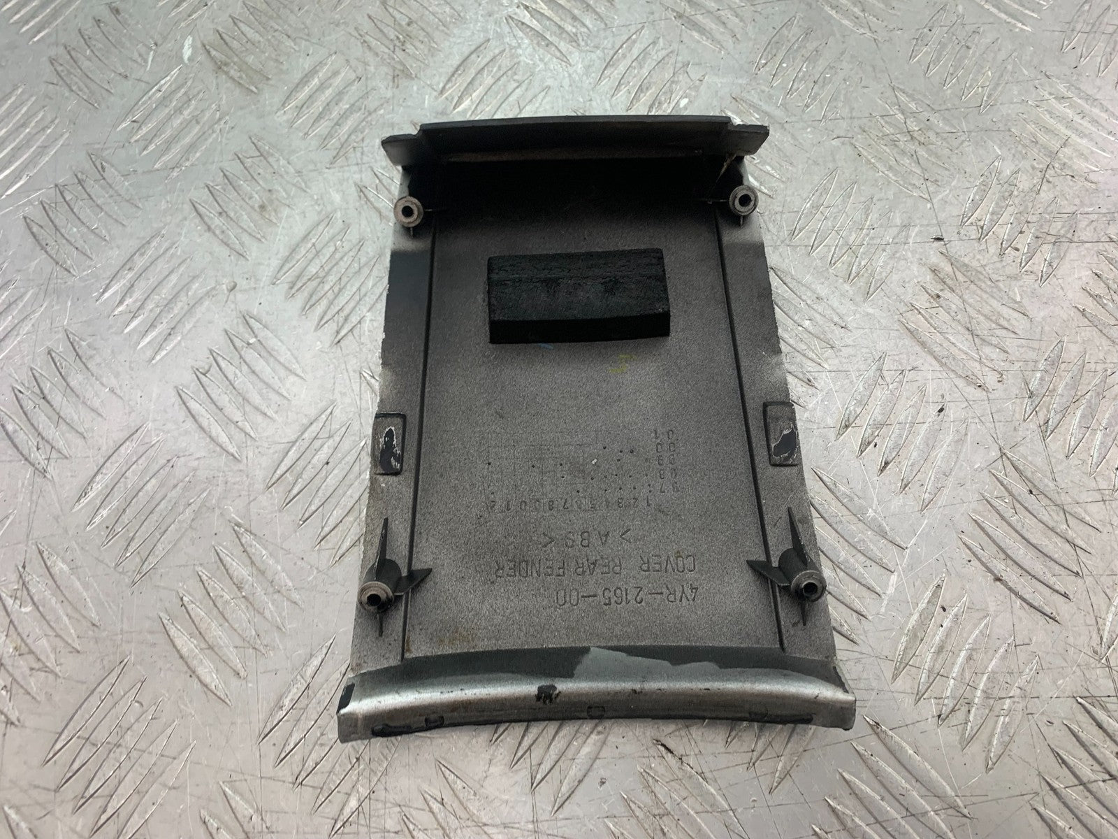YAMAHA FZS600 FAZER 600 TAIL PIECE JOINER   YEAR 1998-2001 (CMB1267)
