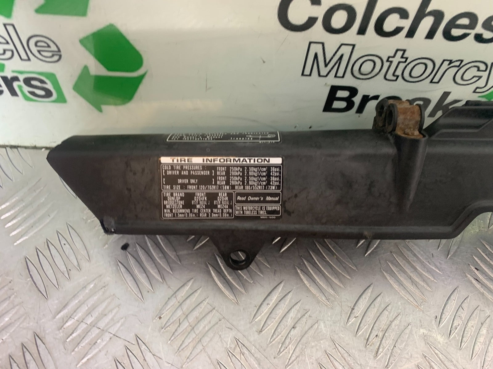 HONDA VFR800 PRE V-TEC CHAIN GUARD YEAR 1998-2001 (CMB1233)