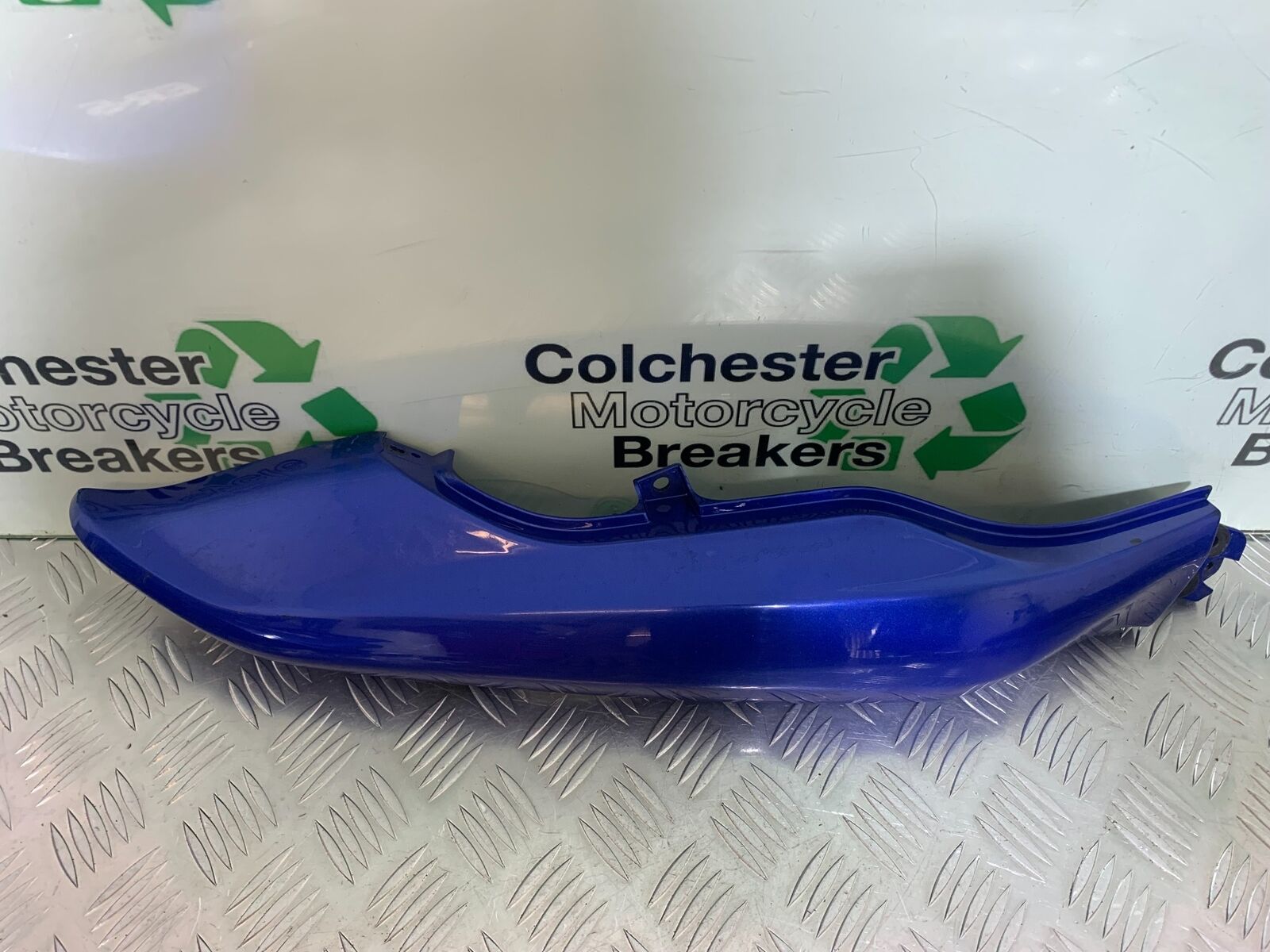 KAWASAKI ER5 ER 5 RIGHT TAIL PIECE   YEAR 1997-2007 (CMB1003)