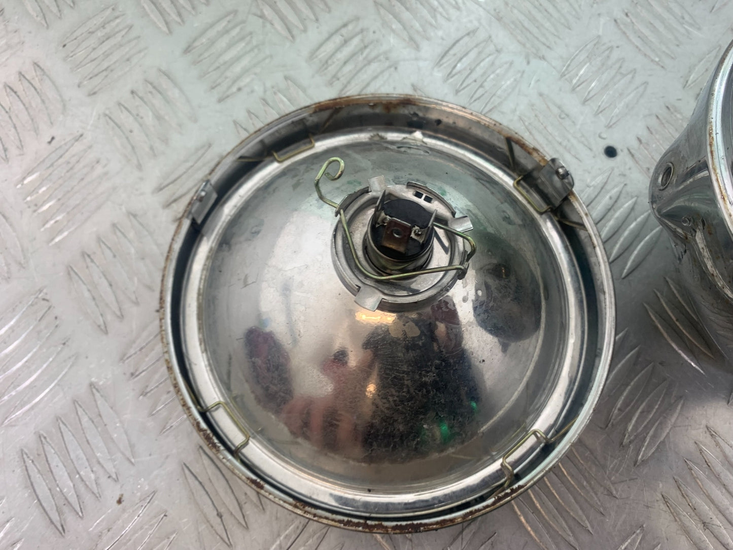 KAWASAKI GT550 GT 550 HEADLIGHT   YEAR 1984-87 (CMB1141)