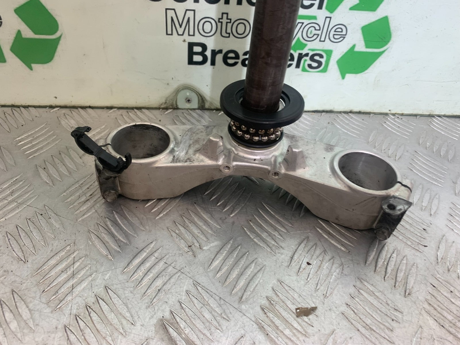 KAWASAKI GTR1400 GTR 1400 BOTTOM YOKE  YEAR 2007-2009 (CMB1174)