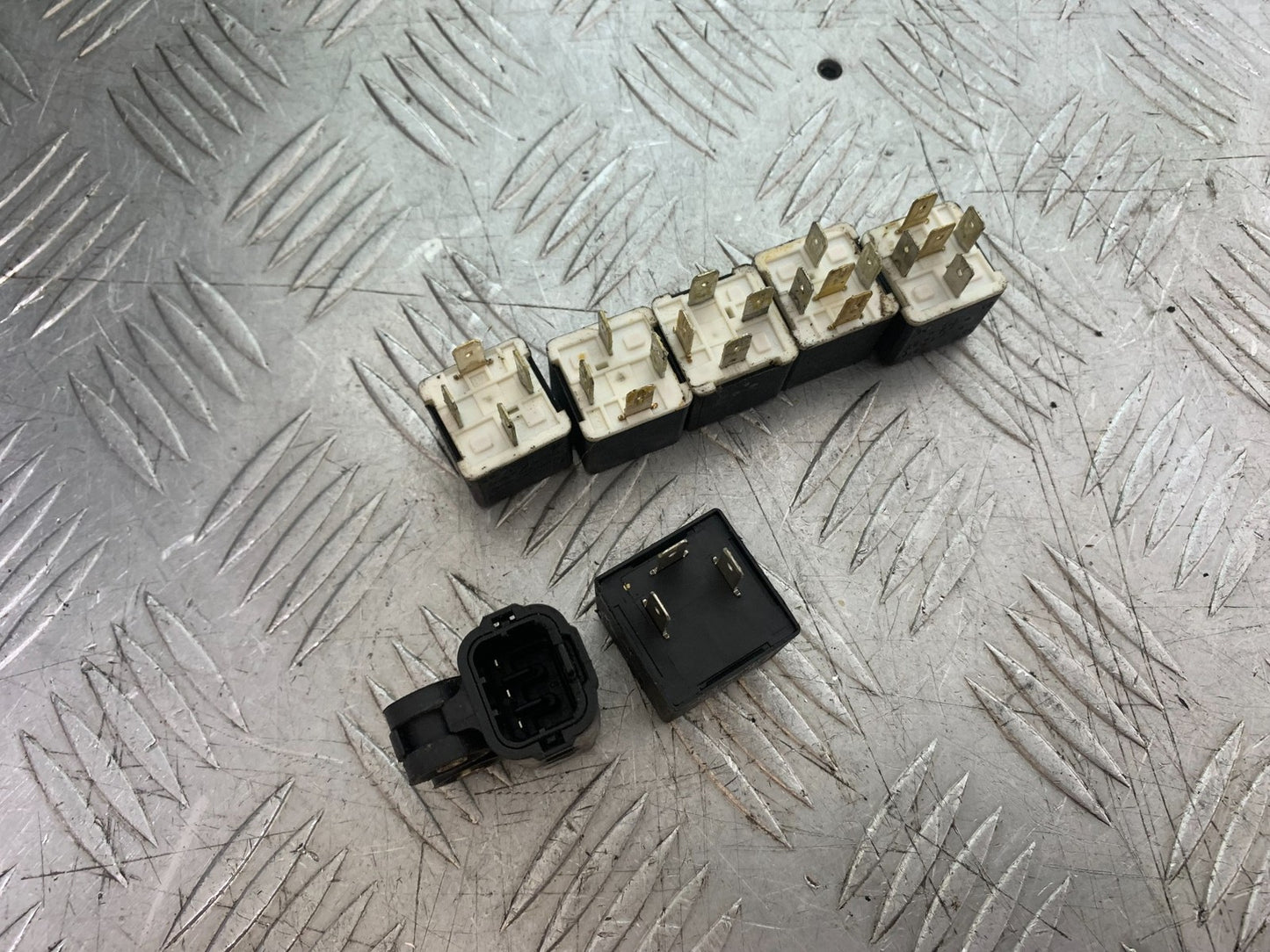 TRIUMPH 1050 SPEED TRIPLE RELAYS  YEAR 2005-2007 (CMB1322)