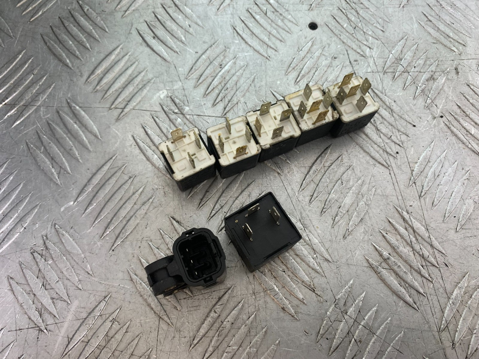 TRIUMPH 1050 SPEED TRIPLE RELAYS  YEAR 2005-2007 (CMB1322)