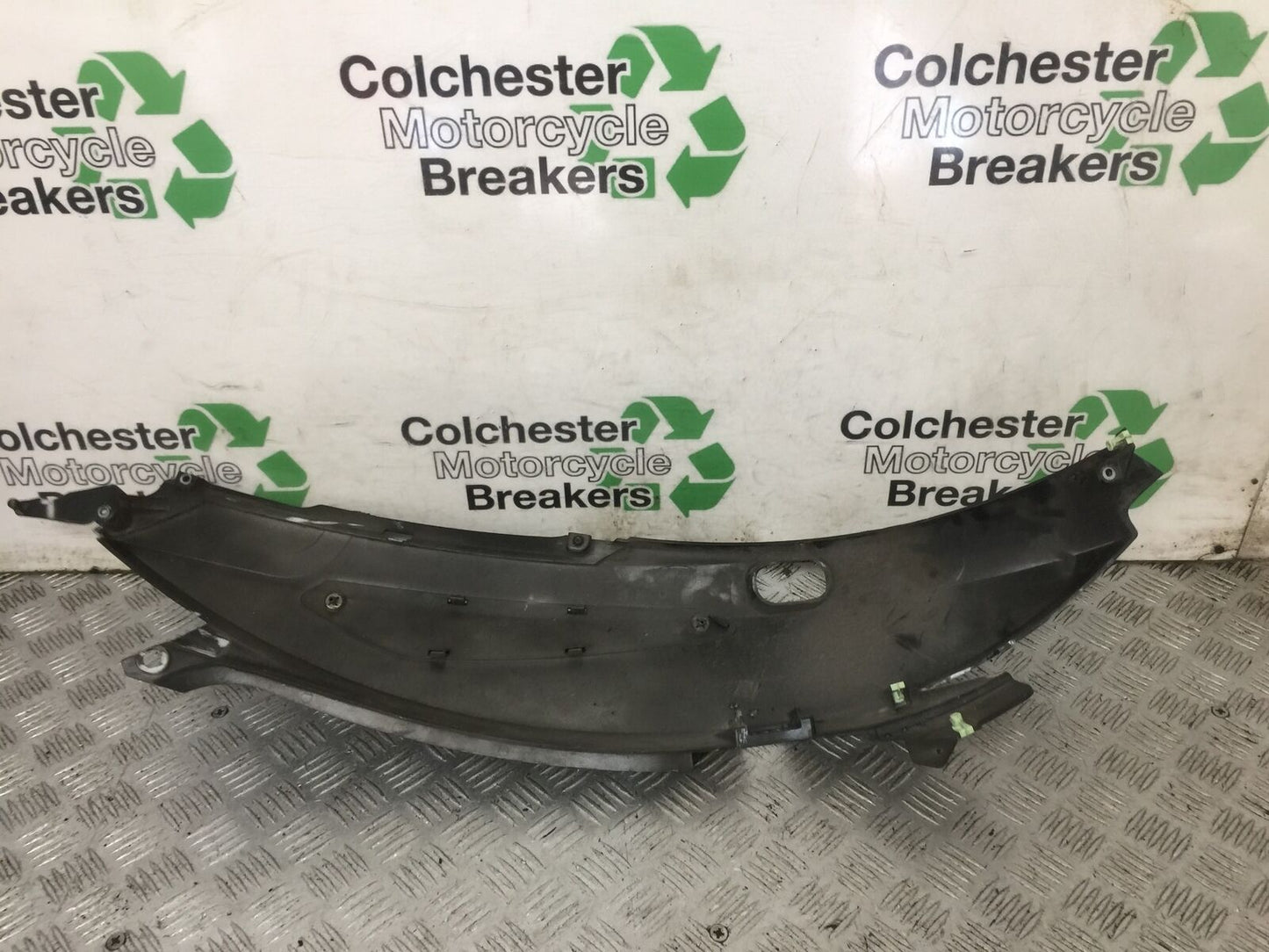 PEUGEOT GEOPOLIS 125 RIGHT SEAT PANEL  YEAR 2011  (STOCK 887)