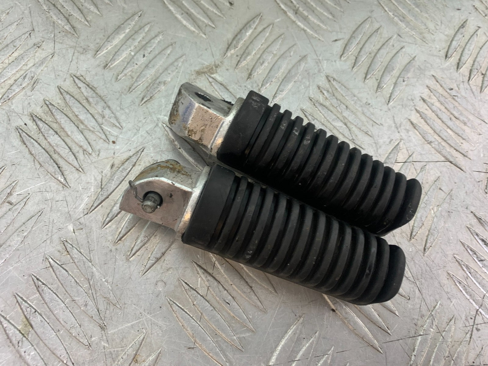 YAMAHA XMAX 250 XMAX 250 FOOTPEGS   YEAR 2006-09 (CMB1201)
