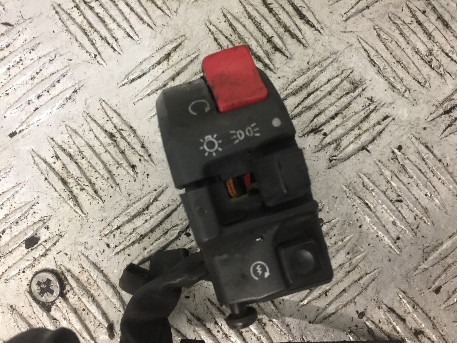 KAWASAKI ZX9R ZX9 E1 RIGHT SWITCH GEAR   YEAR 2000 (STOCK 795)
